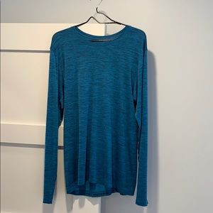 Lululemon size L (long sleeve)